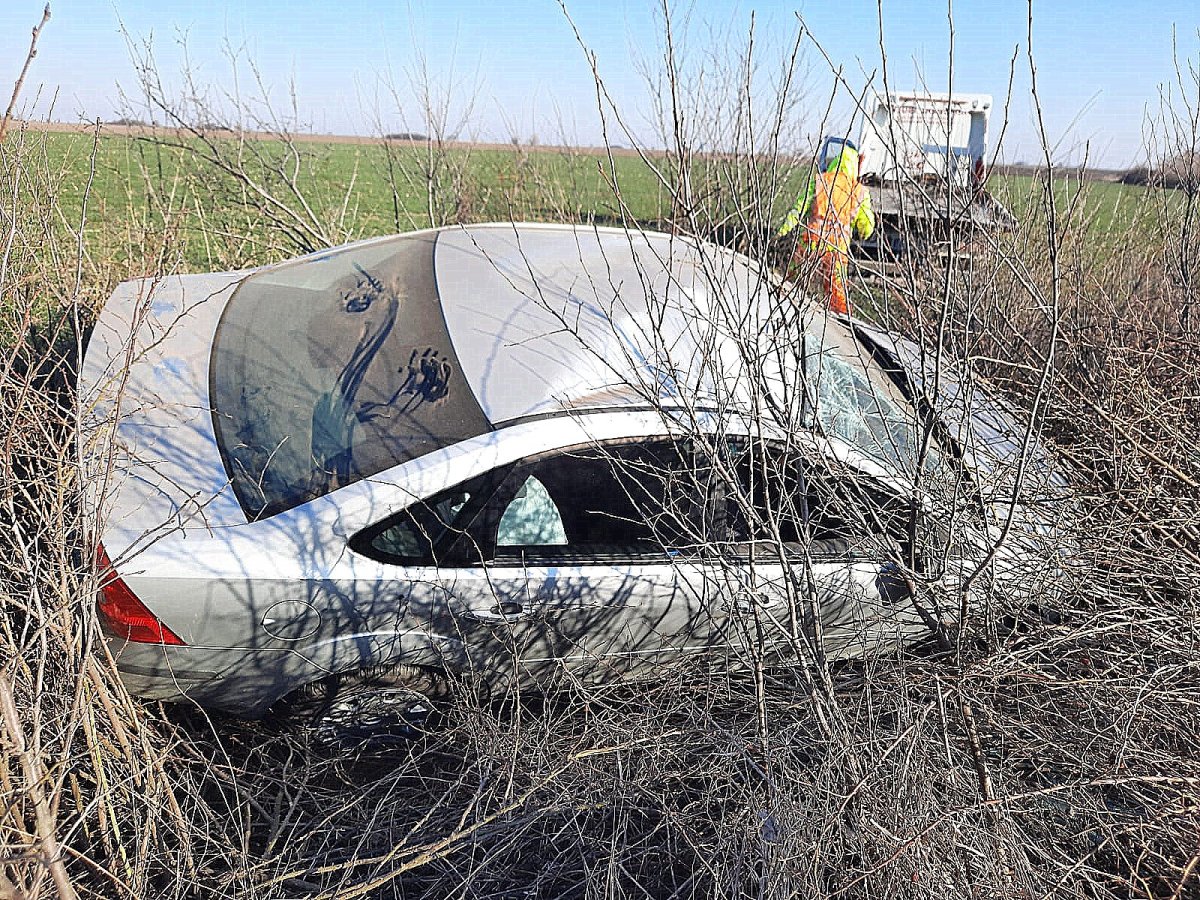 Accident cu automobil Ford Mondeo pe Șoseaua Arad - Șiria