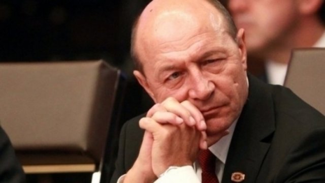 Traian Băsescu internat de urgenţă la un spital din Paris