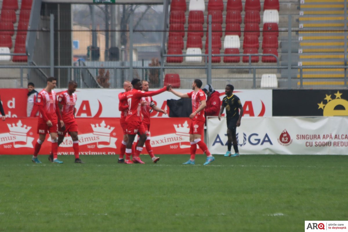 I-au cam ars pe puştii de la Mediaş: UTA-Gaz Metan 4-0, după un meci de antrenament, dar pe puncte (FOTO)