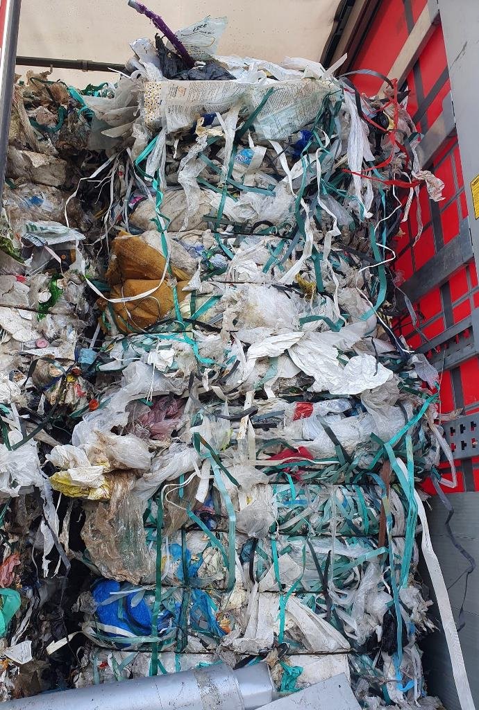 Peste 24 de tone de deşeuri din Italia oprite la Nădlac de Garda de Mediu