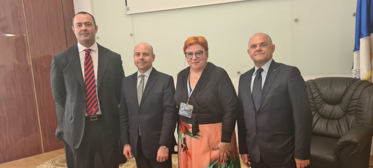 Ambasadorul Italiei la Bucureşti, preşedintele Grupului Maschio Gaspardo şi consulul onorific al Italiei la Arad au vizitat Universitatea de Vest „Vasile Goldiş”