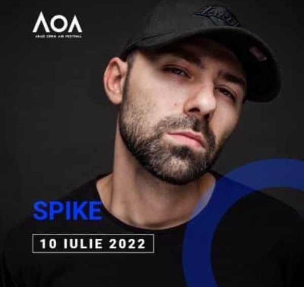 Spike, un câştigător al Romanian Music Awards, pe scena AOA (VIDEO)