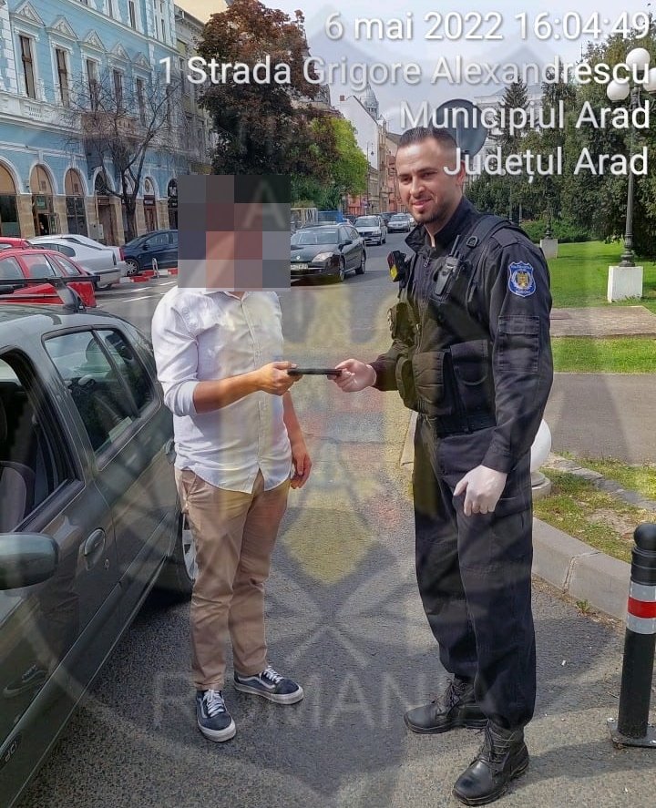 Proprietarul unui telefon a fost găsit în jumătate de oră de Poliţia Locală