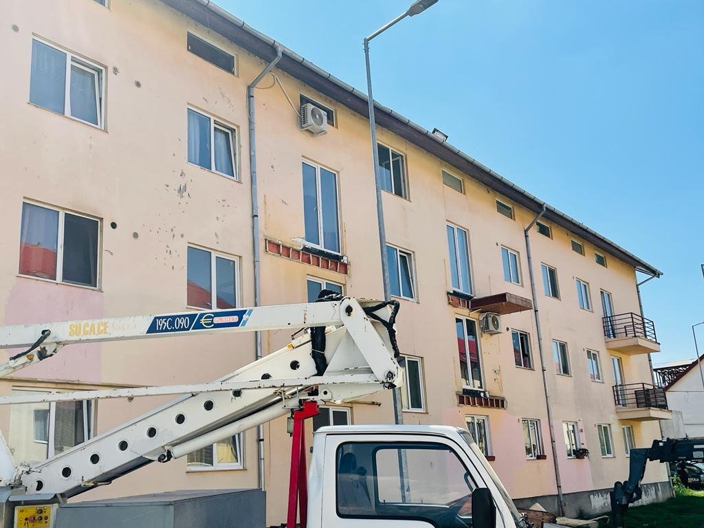 De ce se demontează balcoanele de pe strada Tarafului şi câte blocuri sunt afectate