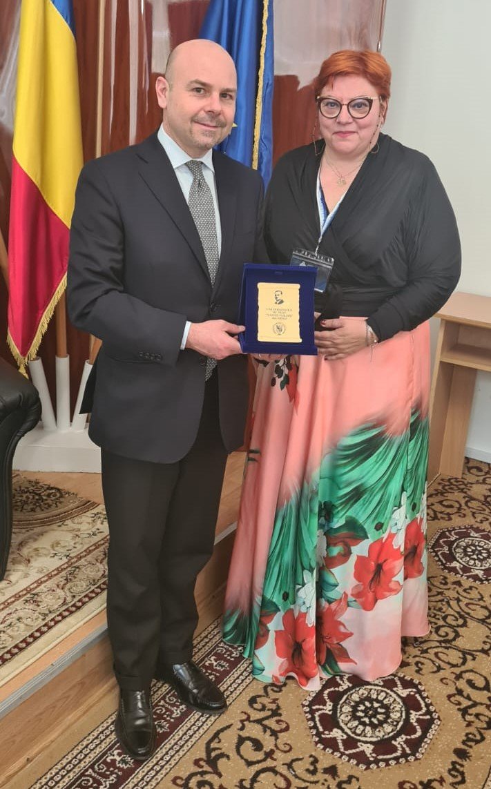 Ambasadorul Italiei, în vizită la UVVG. Excelenţa Sa Alfredo Maria Durante Mangoni a luat pulsul Universităţii de Vest „Vasile Goldiş” din Arad
