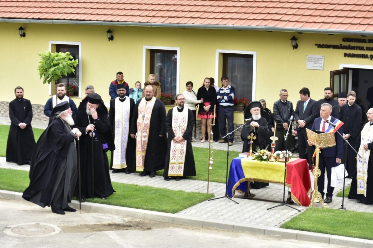 Sărbătoare la Şiria: Centrul Social „Acoperământul Maicii Domnului” a fost sfinţit de trei ierarhi (FOTO)