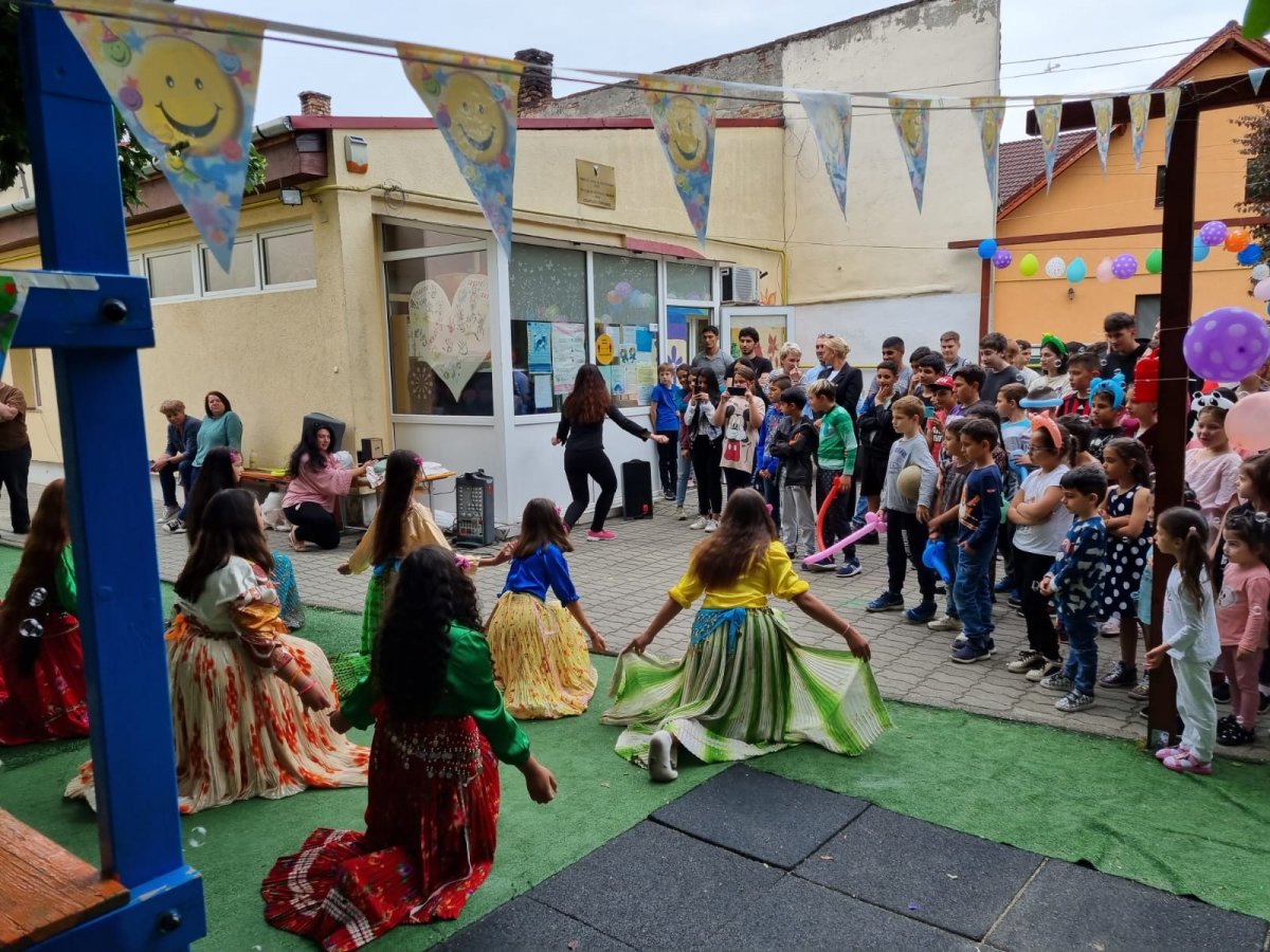 Spectacol inedit de Ziua Internațională a Copilului la Complex „Curcubeu” (FOTO)