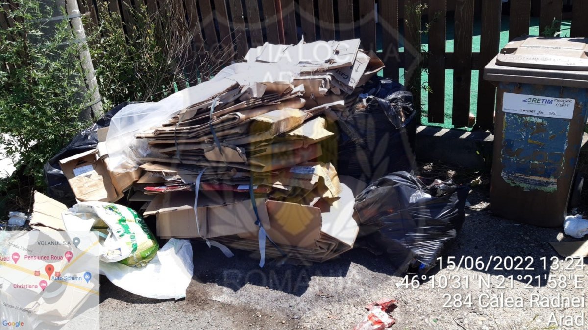 Poliţia Locală a verificat contractele de salubrizare a firmelor de la intersecţia străzii Digului cu Calea Radnei; vezi ce a descoperit
