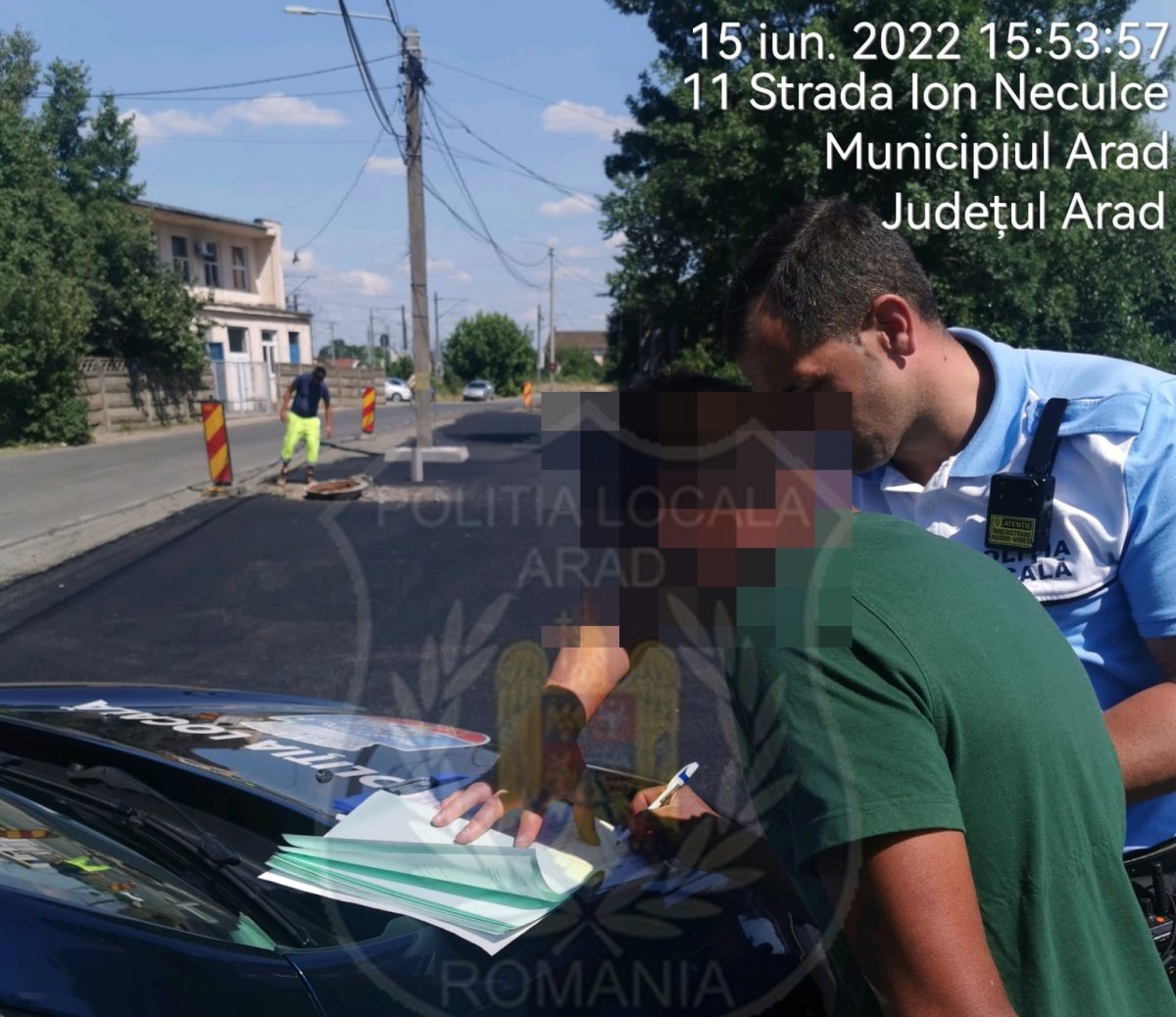 Poveste cu un locatar clandestin, muzică dată la maxim, o evacuare şi Poliţia Locală