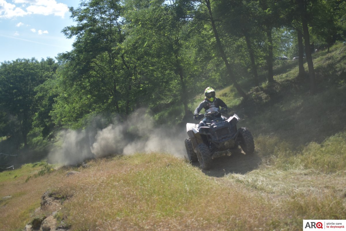 Nori de praf și motoare ambalate la maxim - Enduro Cross la Secaș (FOTO şi VIDEO)