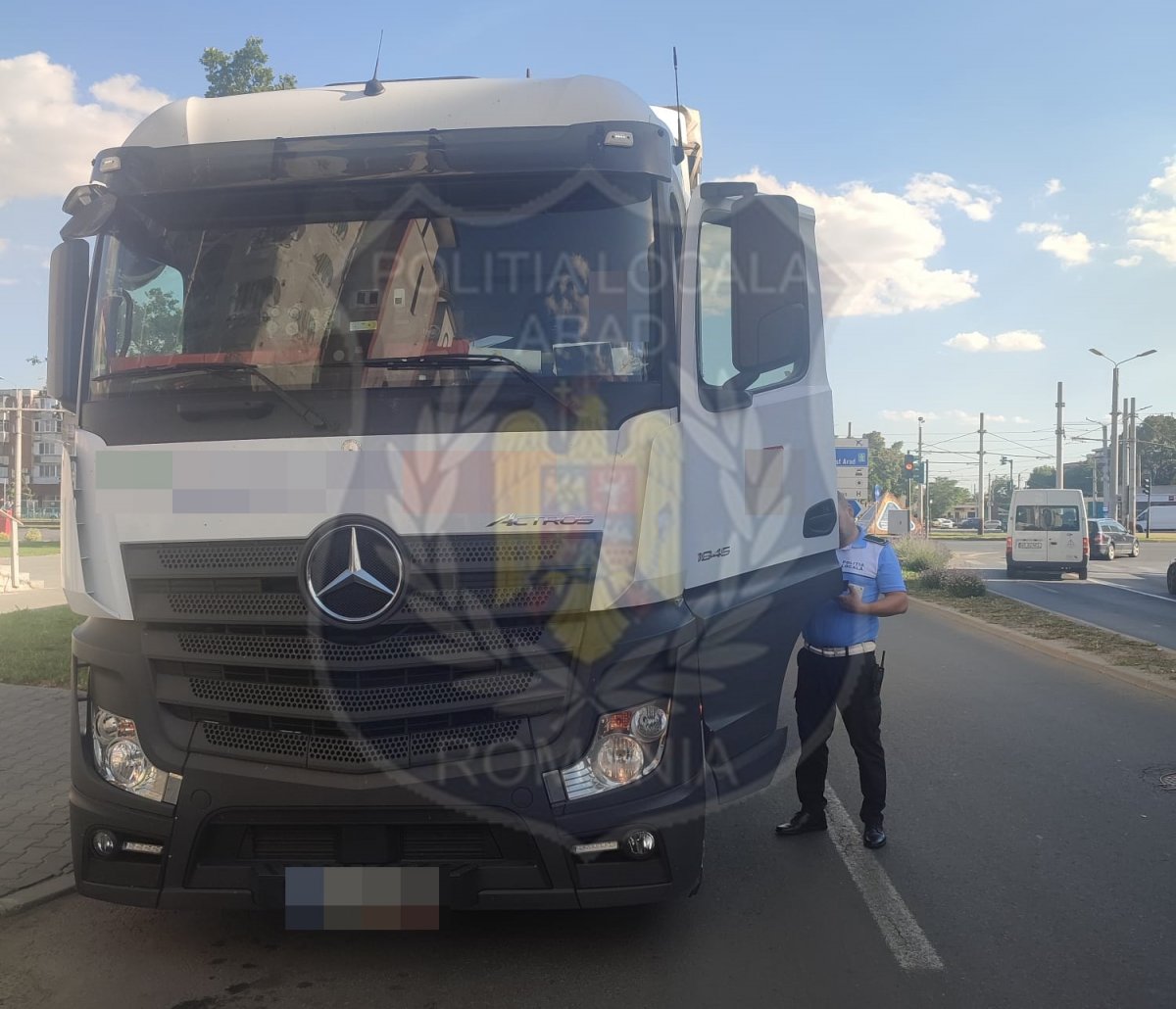 Ce amenzi au primit camionagii care s-au plimbat prin oraş ca prin... autobază