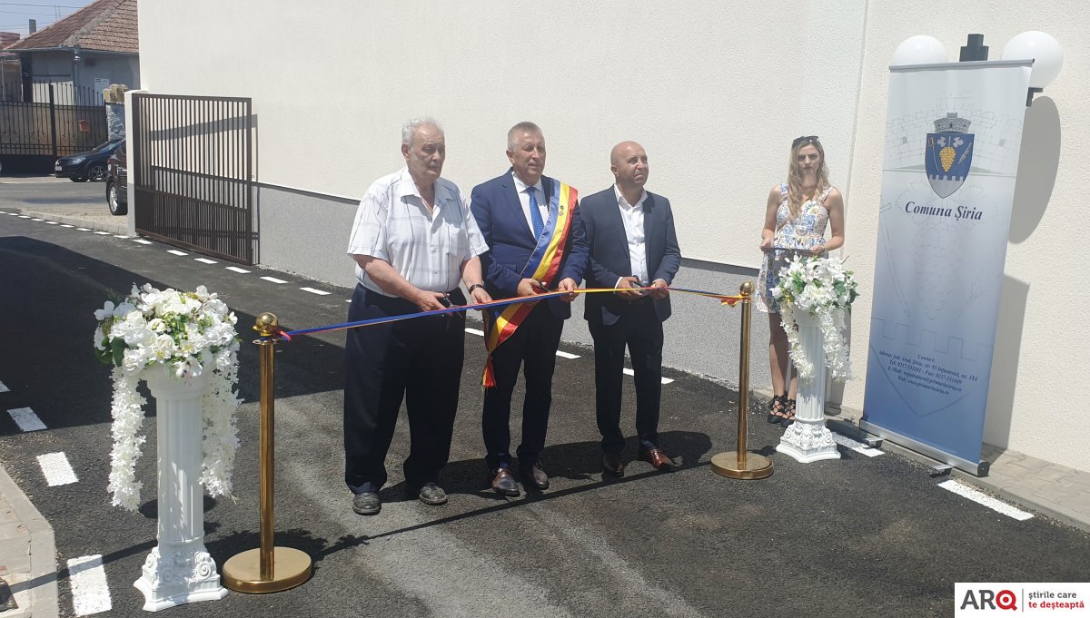 Fosta şcoală primară din Şiria a fost transformată într-un Centru Social Comunitar, care poartă numele consilierului local Marcel Priescu (FOTO)