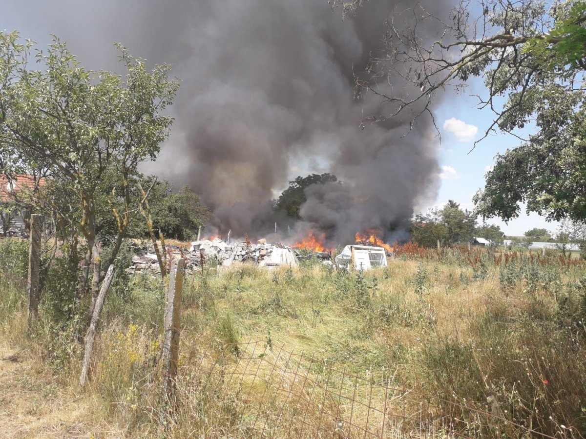 Incendiu în localitatea Sânmartin