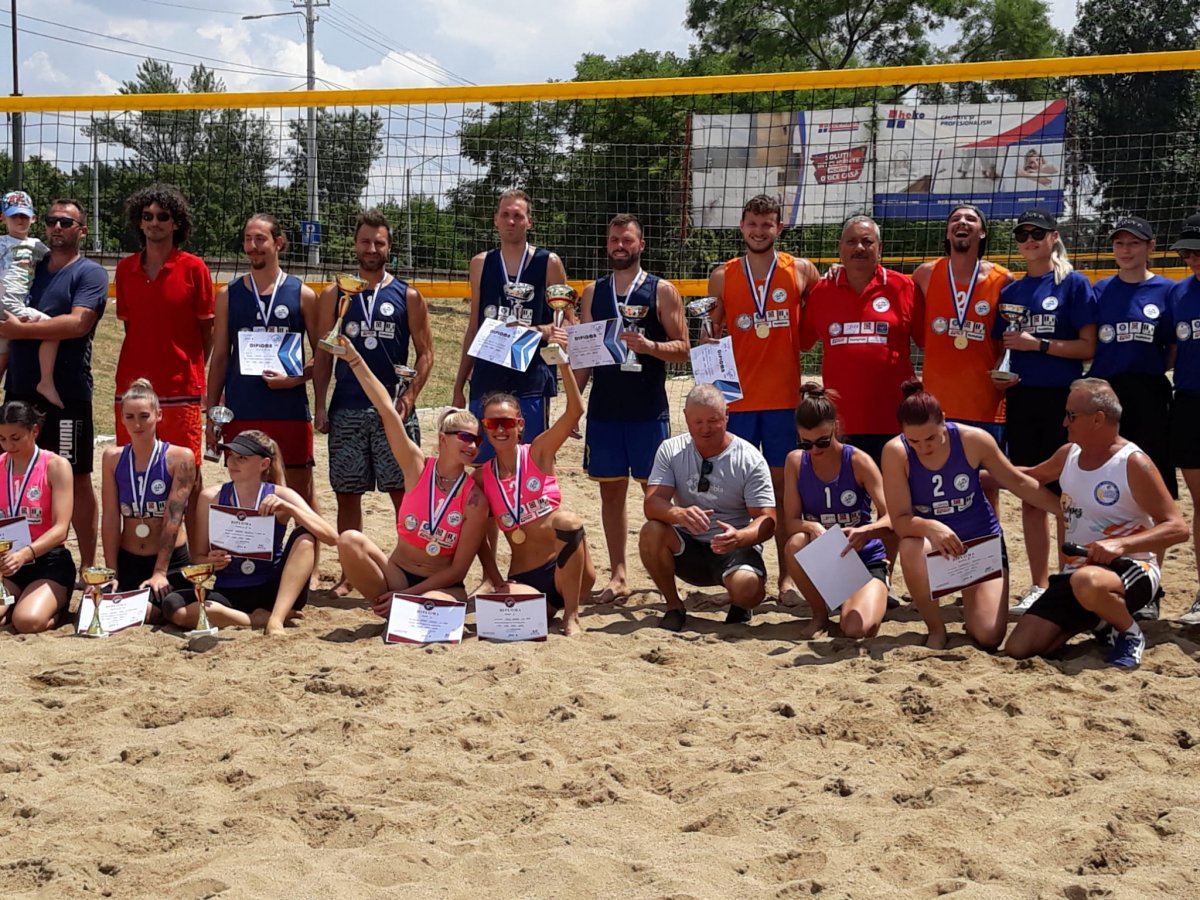 Perechi din Reșița și Timișoara s-au impus la turneul de volei pe plajă Fan Tour Open Arad, etapă de campionat național