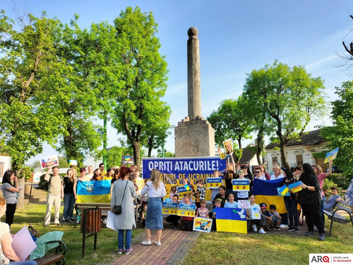 (VIDEO) Protest al refugiaților ucraineni, la Arad, înainte de 9 mai