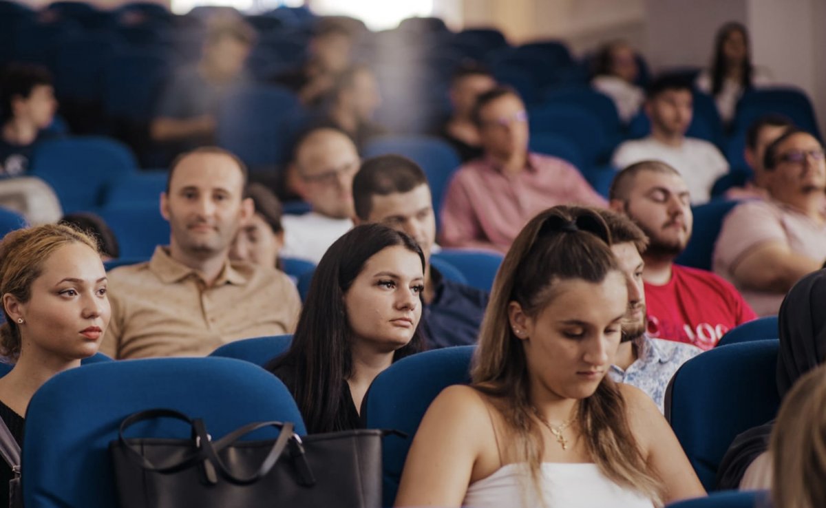 Studenții merituoși, felicitați și recompensați