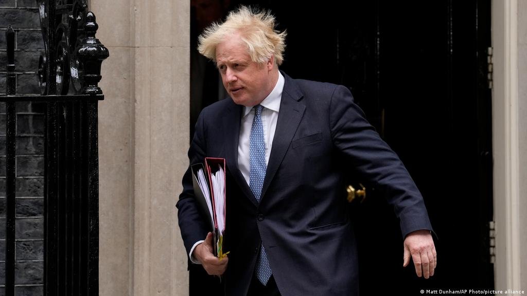 Boris Johnson demisionează de la conducerea Partidului Conservator; când timp va mai rămâne prim-ministru