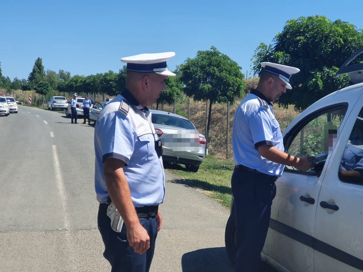 Razie în Aradul Nou. Vezi câte vehicule au fost controlate