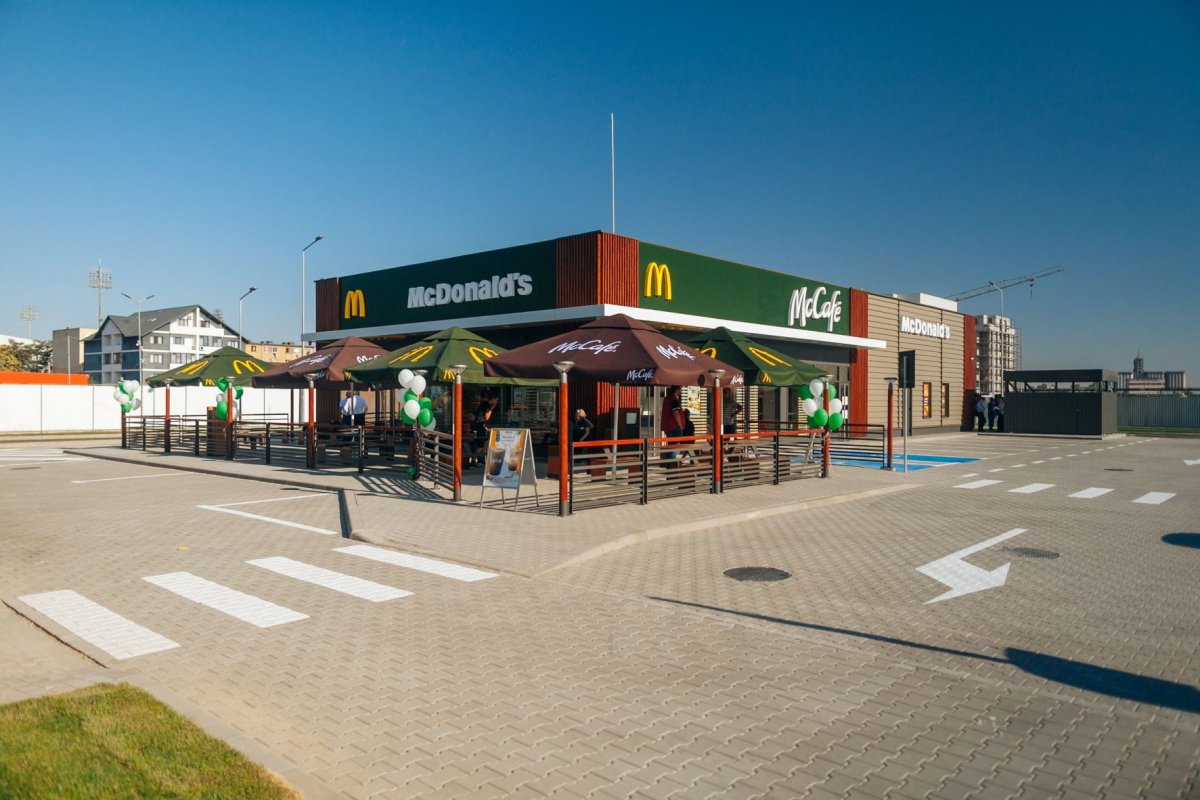 McDonald’s deschide primul restaurant Drive-Thru din Arad. 60 de noi locuri de muncă pentru arădeni