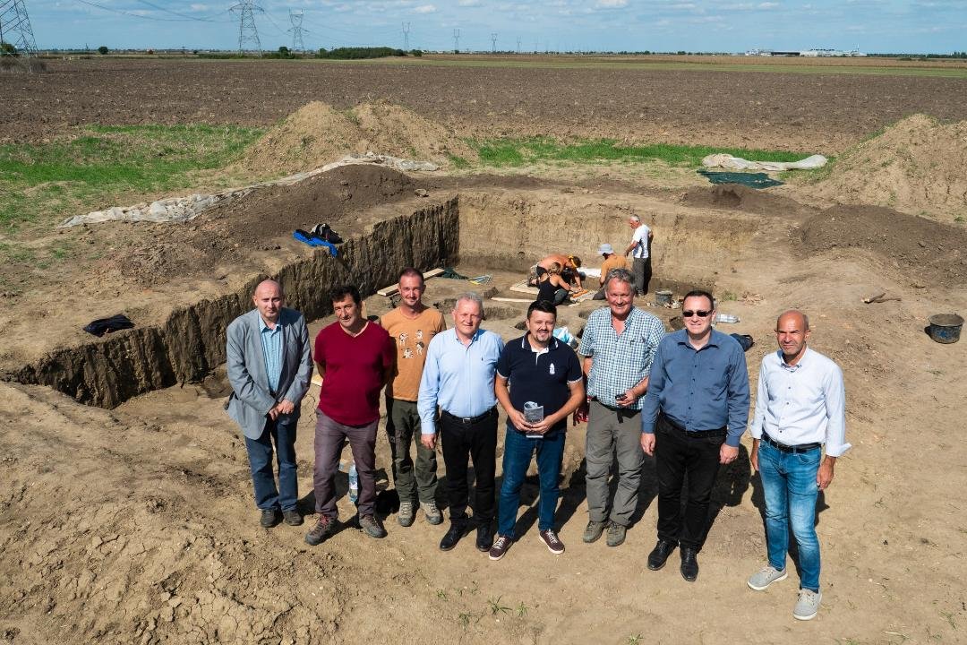 Cea mai mare clădire din epoca bronzului în afara lumii miceniene şi troiene descoperită la Sântana (FOTO)