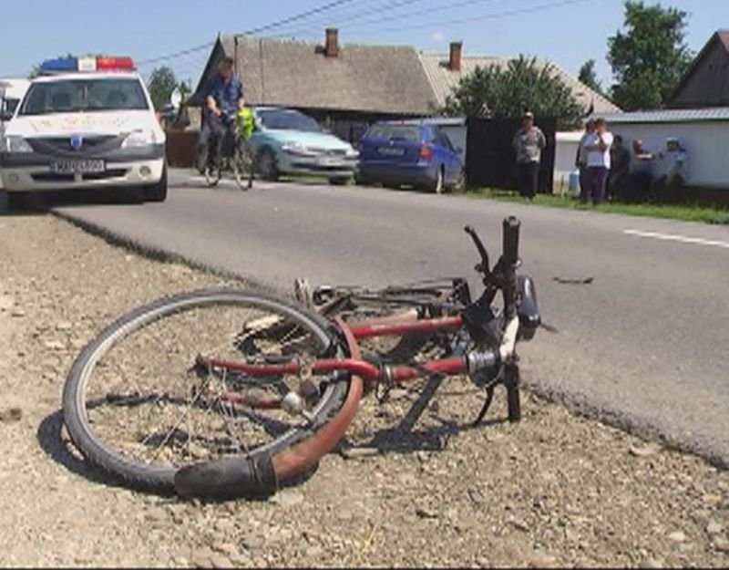 Biciclistă lovită de TIR la Pilu