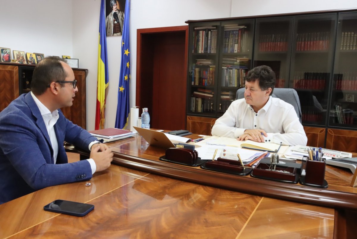 Preşedintele CJA s-a întâlnit cu europarlamentarul Cristian Bușoi pentru a discuta despre investiţiile din sănătate