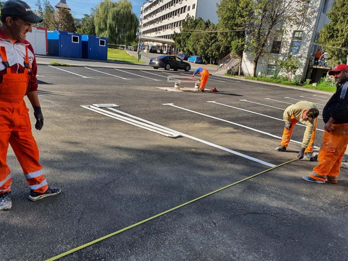 Parcare asfaltată în curtea Spitalului Judeţean