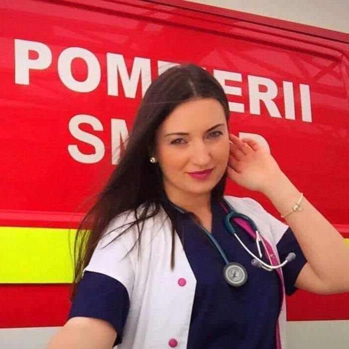 #ALUMNI - Dr. PAULA BARATA : „Am vrut să fiu profesoară de limba română”