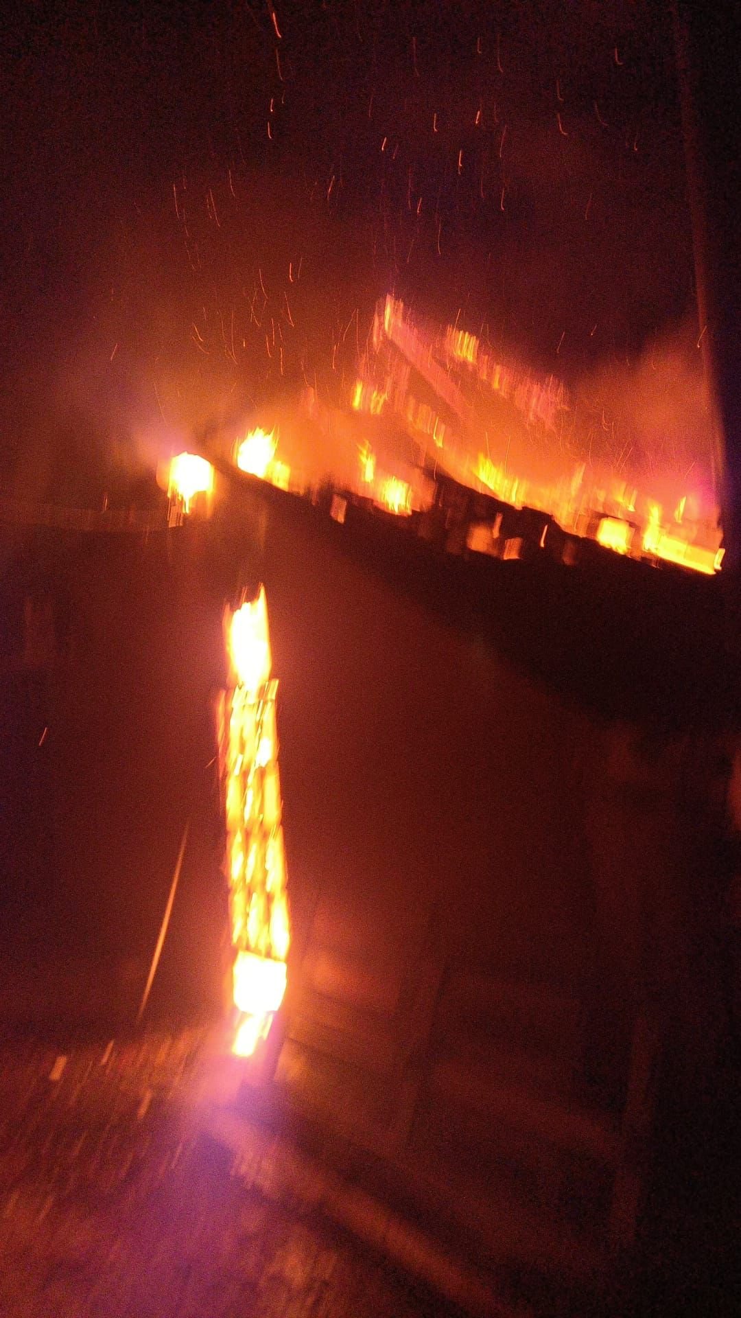 Incendiu la o casă în localitatea Vladimirescu pe strada Horia