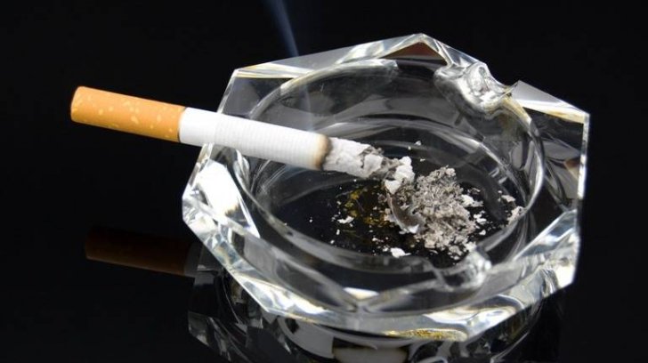 Un proiect care le interzice minorilor să fumeze în locurile publice, depus la Parlament. Amenzi usturătoare, de până la 500 lei