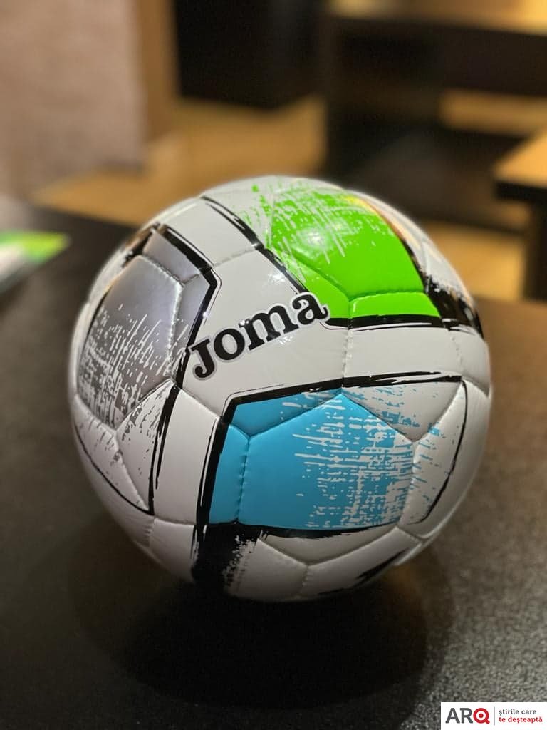 Două mingi noi JOMA au fost premiile acordate la ediția de luni a Reprizei de Sport