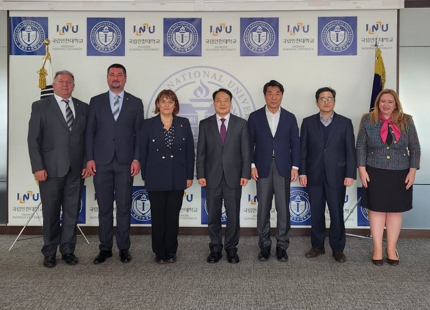 Universitatea „Aurel Vlaicu” din Arad și-a promovat oferta educațională la Târgul Educației din Seul
