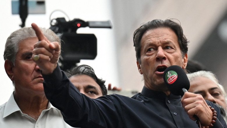 Imran Khan, fostul premier al Pakistanului, a fost împușcat într-o aparentă „tentativă de asasinare”  