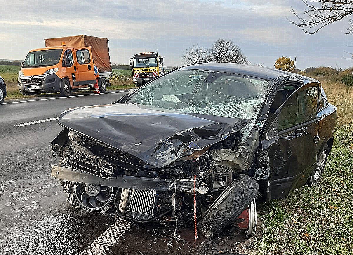 Opel contra Opel și trei răniți între Arad și Pecica