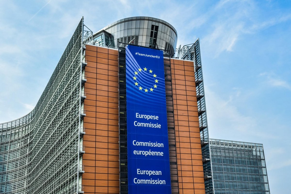 Comisia Europeană invită România să intre în Spaţiul Schengen