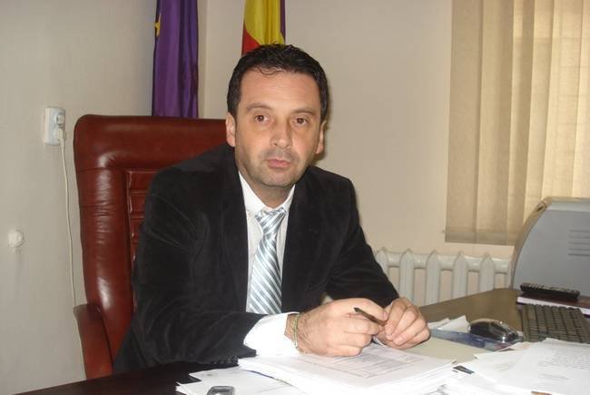 Scandal la DSP Arad! Constantin Cătană l-ar fi îmbrâncit pe directorul economic