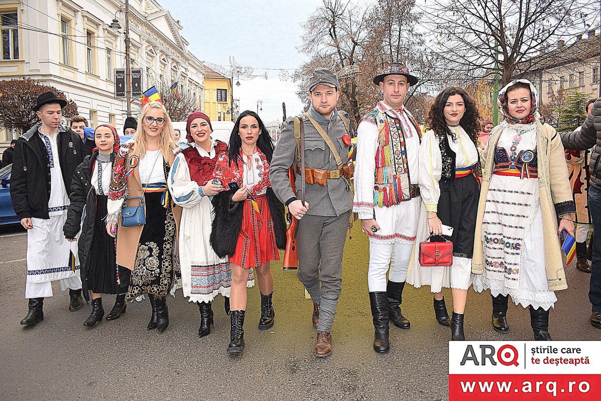 1000 de persoane la Parada Portului Popular din Arad