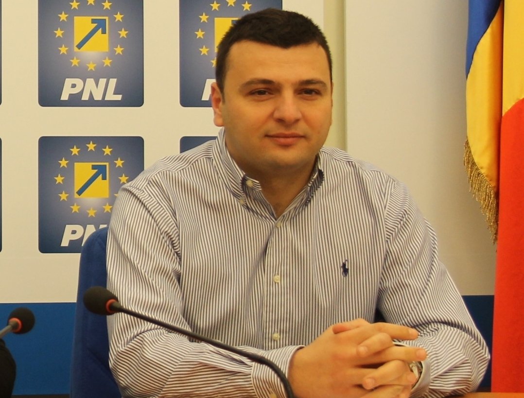 Sergiu Bîlcea: Consilierul Tripa ar trebui să se uite în oglindă!