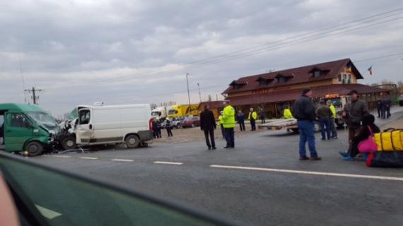 Şase răniţi într-un accident petrecut pe DN 79 Oradea-Arad