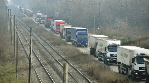 Transportatorii rutieri organizează un PROTEST NAŢIONAL şi cer DEMITEREA conducerii ASF 