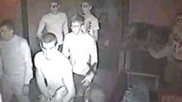 Scene de groază într-un club de manele. Mai mulţi tineri s-au încăierat din cauza dedicaţiilor Video