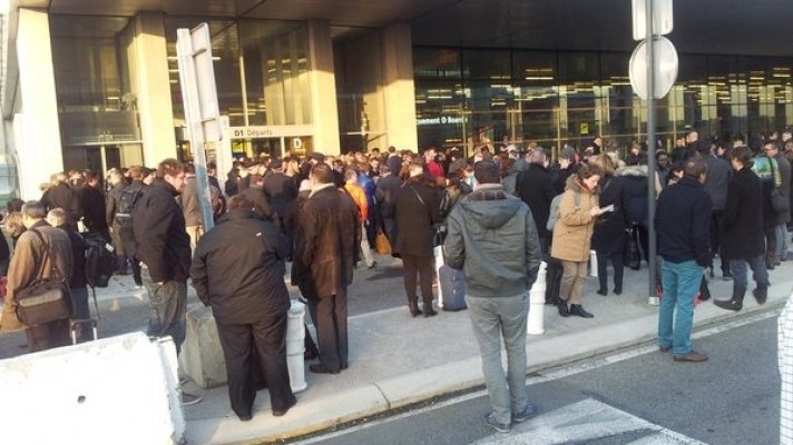 Alertă teroristă: Aeroportul din Toulouse a fost evacuat