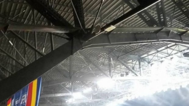 Incendiu pe Cluj Arena în timpul meciului România - Spania