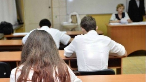 FRAUDĂ LA BAC: Condamnări cu suspendare pentru 18 profesori din Giurgiu