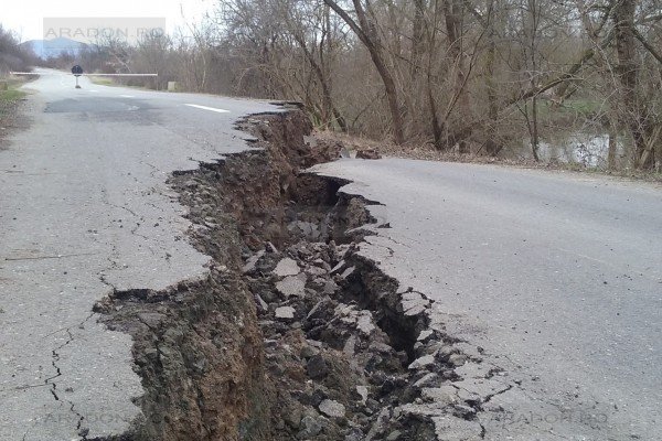 Drumul Dieci-Crocna a fost reparat, după ce s-a surpat