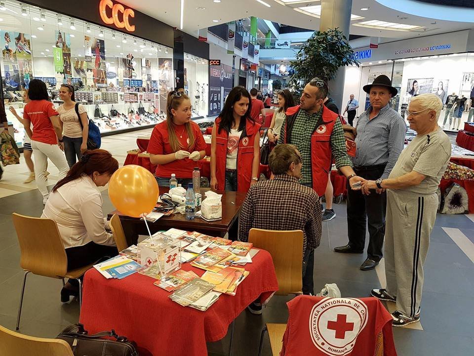  Ziua Modiala a Sanatatii cu voluntarii Crucii Rosii Arad