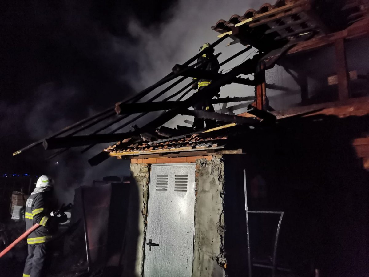 Incendiu la o magazie de lemne pe strada Mircea Vodă
