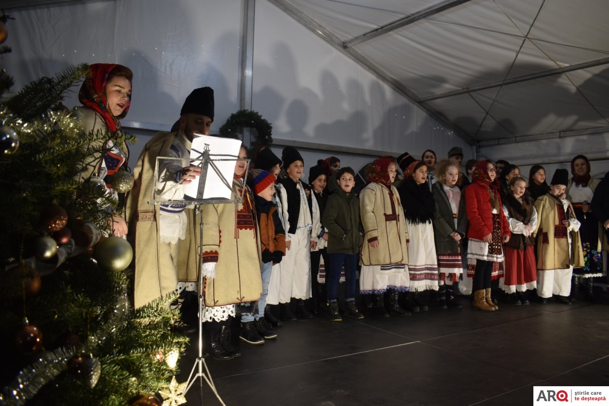 Primul  Târg de Crăciun  la Sebiș (FOTO şi VIDEO)