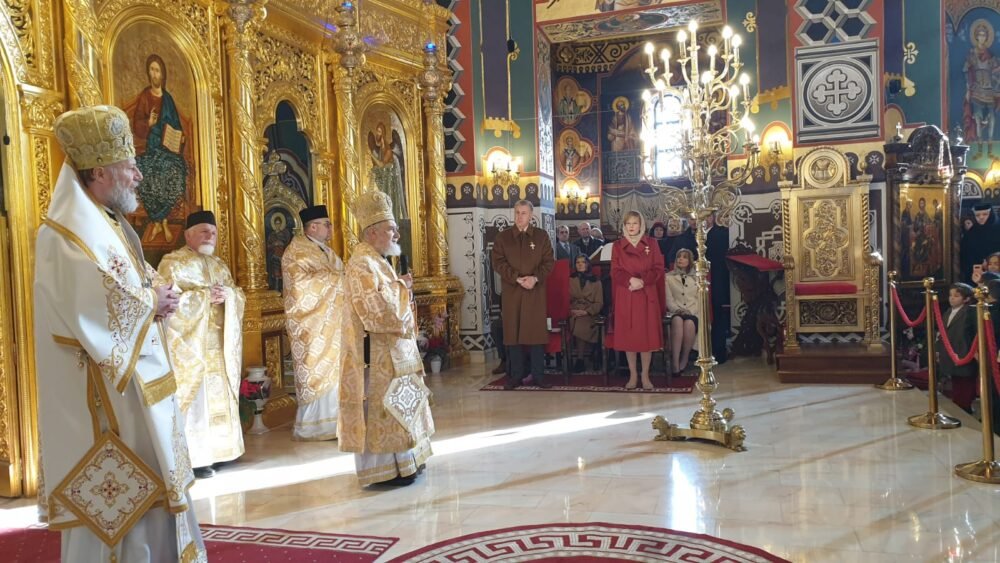 Crucea Sfântului Ierarh „Sava Brancovici” conferită Custodelui Coroanei şi Principelui Consort (FOTO)