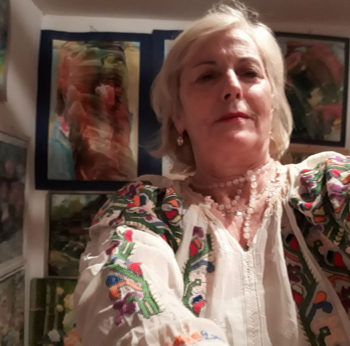 Expoziție „Icoana – lumină spre cer“; Elena Boțan aniversează 50 de ani de carieră